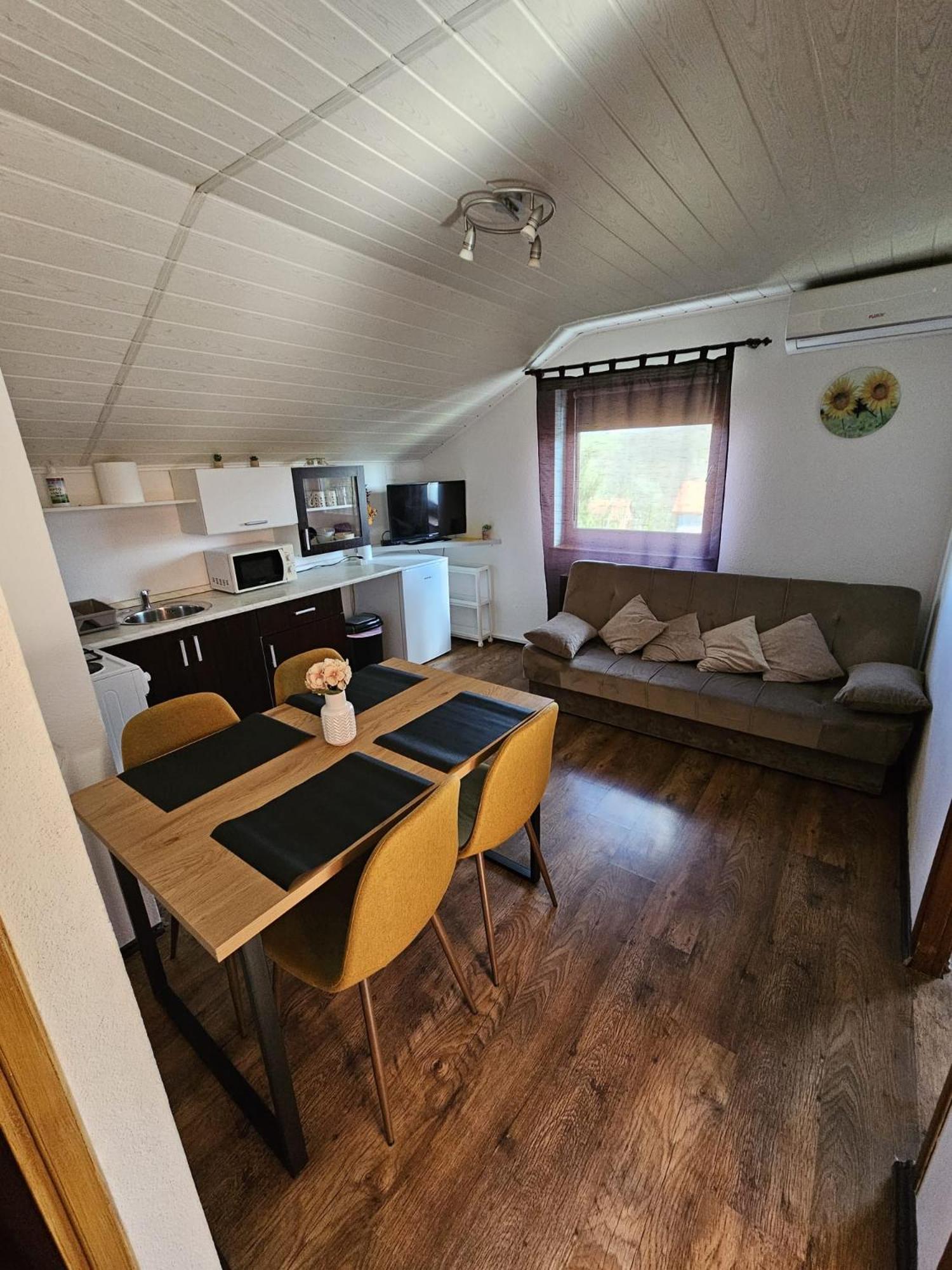 House Petra Apartment Rakovica Ngoại thất bức ảnh